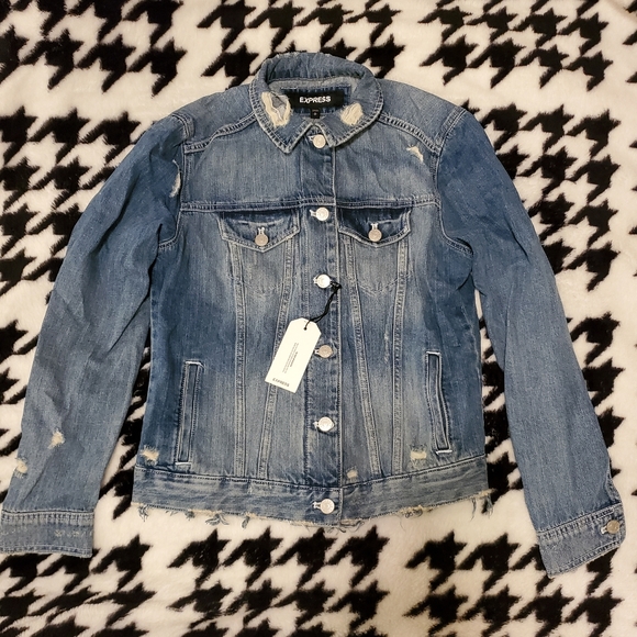 NWT Express Western Yoke Distressed Denim Trucker Jacket - Picture 1 of 7